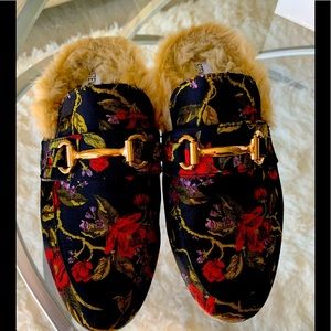Steve Madden Size 6 Jill Floral Mule Loafer. Excellent pre-like be condition.
